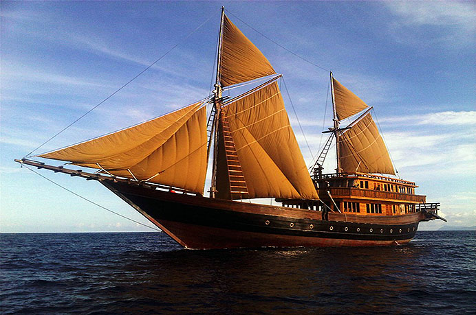 Alila Purnama Liveaboard Alila Purnama