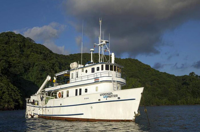 Undersea Hunter Liveaboard Undersea Hunter